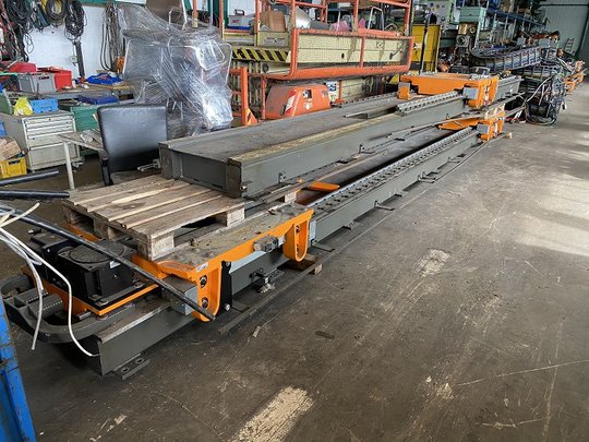 KUKA KRC2 Linear-Achse 7.Achse 16m with 3 Robot-Slots SIVL_OP1020R01