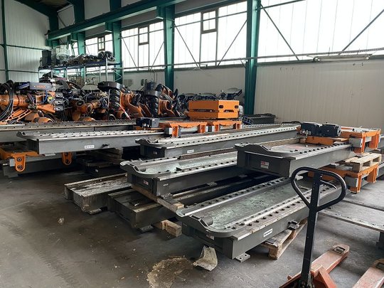 KUKA KRC2 Linear-Achse 7.Achse 11,5m with 2 Robot-Slots F.EE UR-ACHSE S 5002