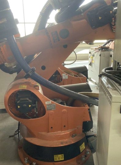 KUKA Industry-Robot VKR 180 R3100 KRC4 02/2012 incl. Electronic Cabinet/Teachpendant/Cable