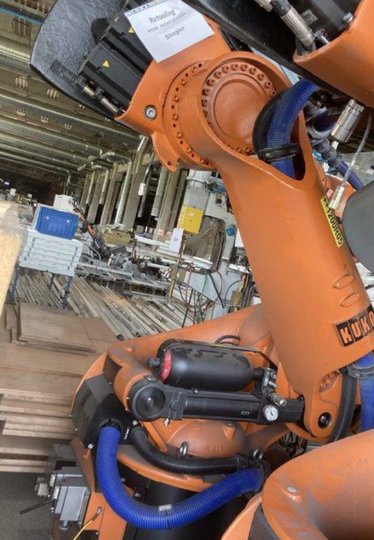 KUKA Industry-Robot VKR 500 R2825 KRC4 02/2012 incl. Electronic Cabinet/Teachpendant/Cable