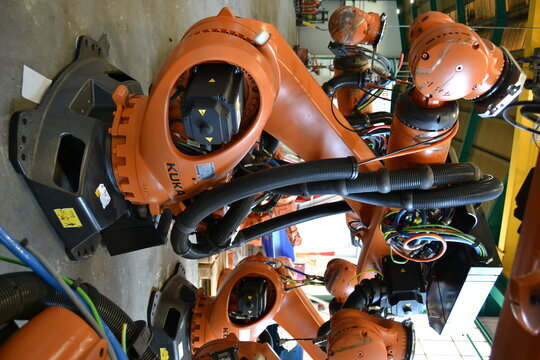 KUKA Industry-Robot KR240 R2900 Ultra + Electronic Cabinet + Teachpendant