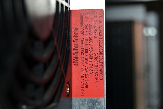 DANFOSS Frequenzumrichter VLT5000 VLT5042PT5C20EBR30LF10A00C0