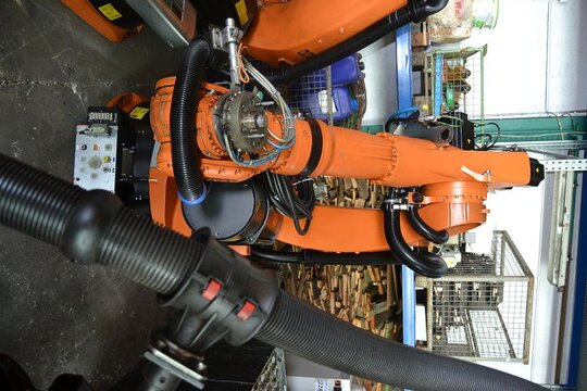Kopie von KUKA Industrie-Roboter KRC150/3 VKRC2 + Schaltschrank + Teachpendant (01)