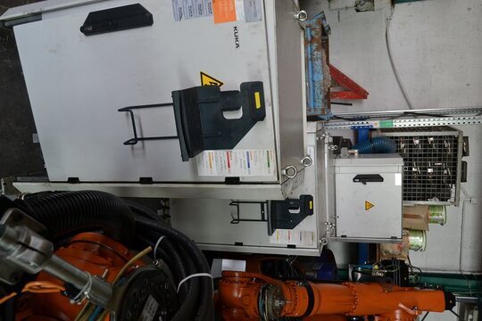 KUKA Industrie-Roboter KR100-2 P-C 2000 + Schaltschrank + Teachpendant + KPC ed05