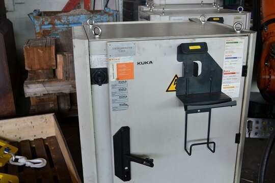 KUKA Industrie-Roboter KR100-2 P-C 2000 + Schaltschrank + Teachpendant + KPC ed05