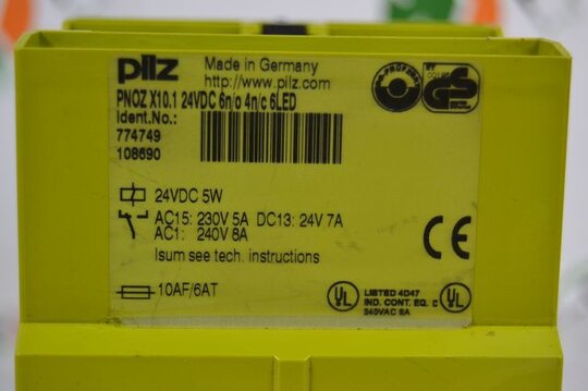 PILZ PNOZ X10.11P 24VDC 6N/O 4N/C 6LED