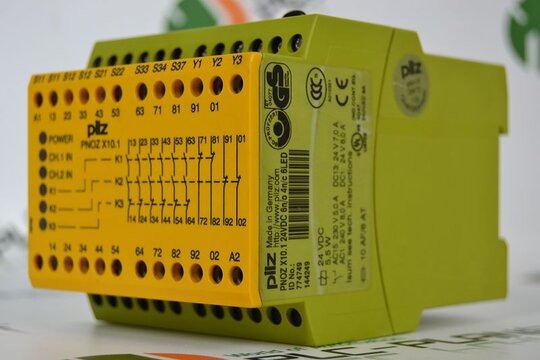 PILZ PNOZ X10.1 24VDC 6WO 4WC 6LED