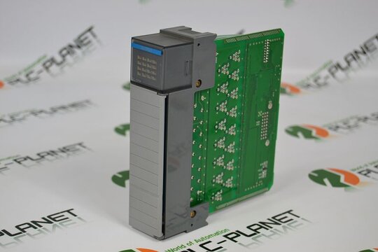 Allen-Bradley SLC 500 Output Module 1746-OV16