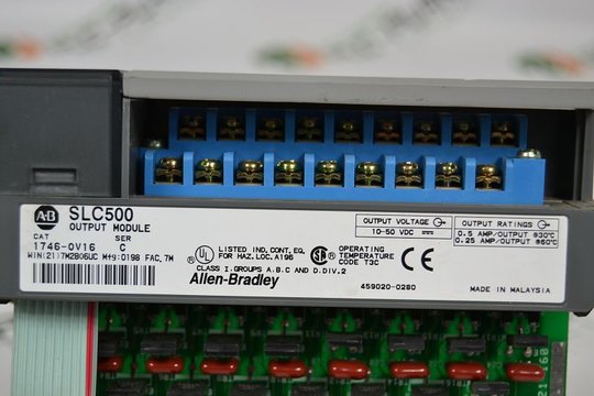Allen-Bradley SLC500 Output Module 1746-OV16